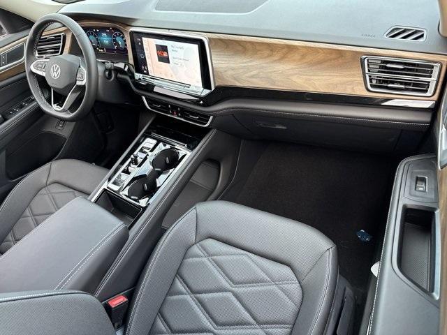 new 2025 Volkswagen Atlas car, priced at $44,616
