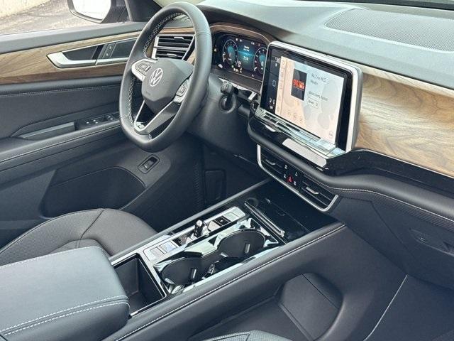 new 2025 Volkswagen Atlas car, priced at $44,616