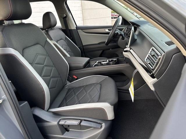 new 2025 Volkswagen Atlas car, priced at $46,841