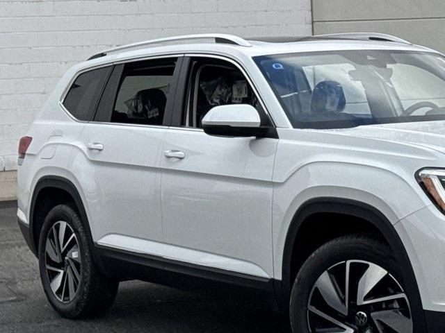 new 2025 Volkswagen Atlas car, priced at $51,076