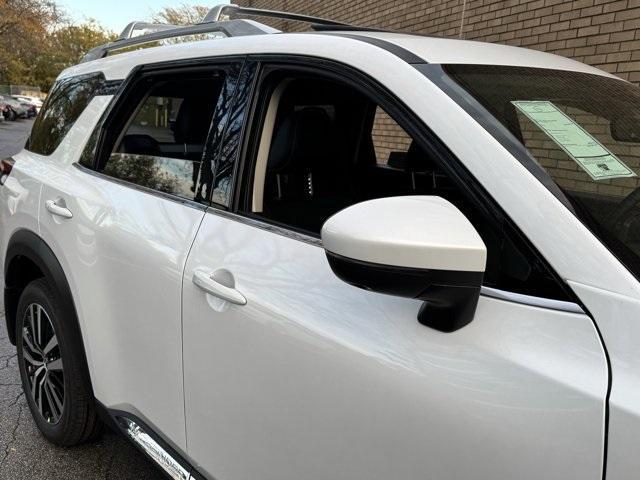 new 2025 Nissan Pathfinder car, priced at $40,925