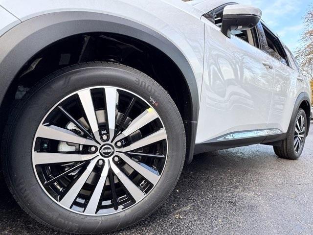 new 2025 Nissan Pathfinder car, priced at $40,925