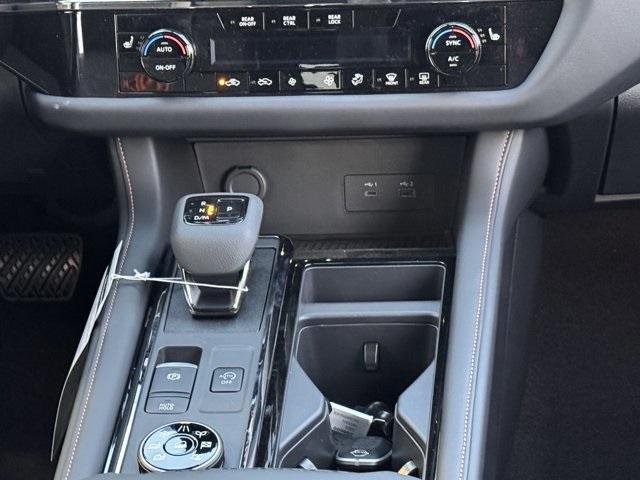 new 2025 Nissan Pathfinder car, priced at $35,075