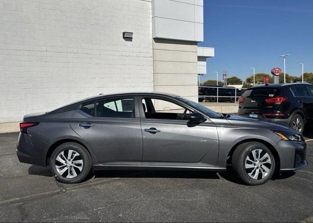 new 2025 Nissan Altima car, priced at $25,301