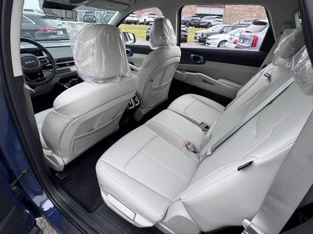 new 2025 Kia Sorento car, priced at $31,630