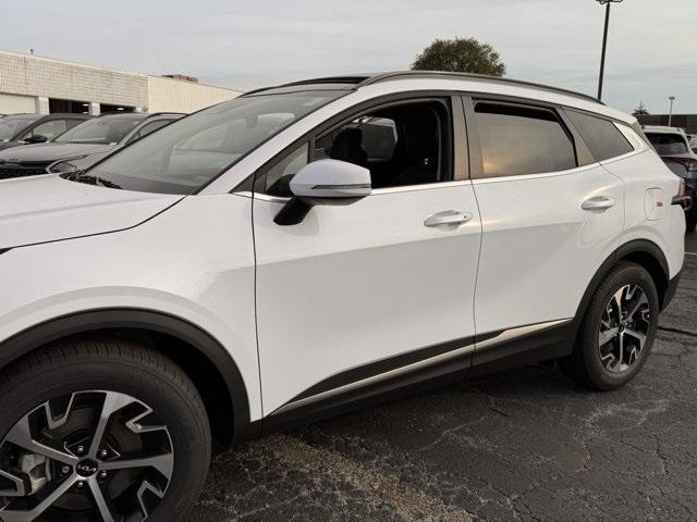 new 2025 Kia Sportage car, priced at $33,010