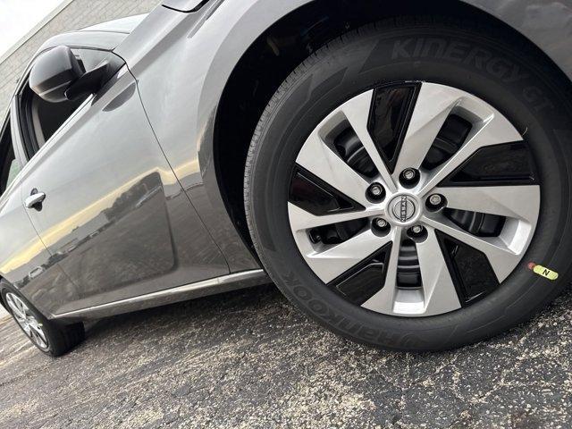 new 2025 Nissan Altima car, priced at $21,440
