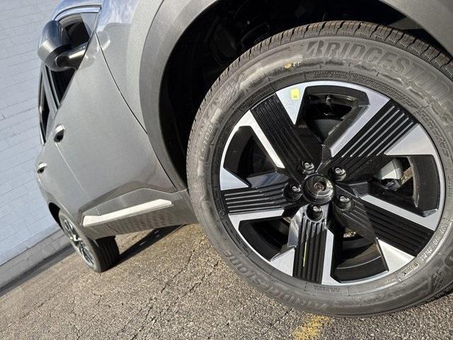 new 2025 Nissan Kicks car, priced at $24,984