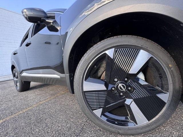 new 2025 Nissan Kicks car, priced at $23,994