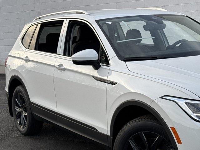 new 2024 Volkswagen Tiguan car, priced at $33,892