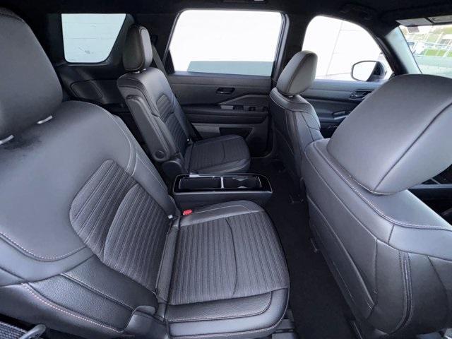 new 2025 Nissan Pathfinder car, priced at $37,320