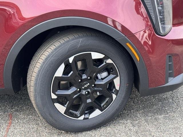 new 2025 Kia Sorento car, priced at $31,555