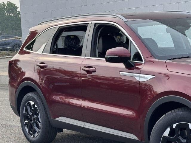 new 2025 Kia Sorento car, priced at $31,555