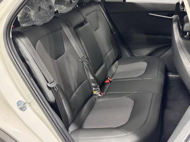 new 2025 Kia Niro car, priced at $28,245
