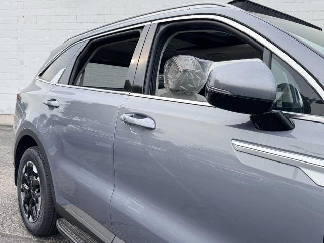 new 2025 Kia Sorento car, priced at $35,180