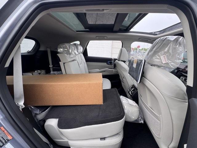 new 2025 Kia Sorento car, priced at $35,180
