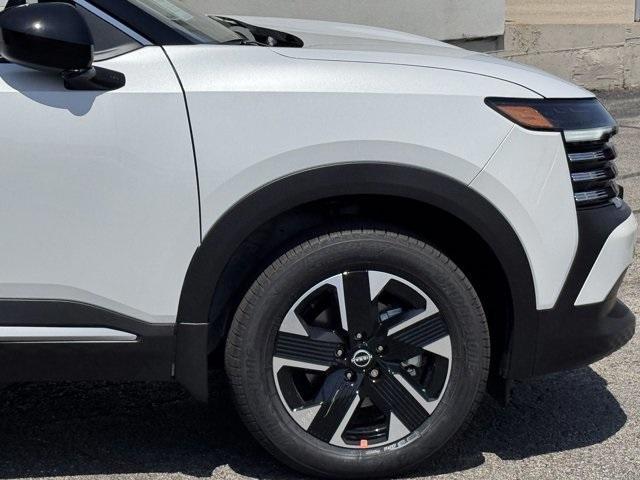 new 2025 Nissan Kicks car, priced at $27,212