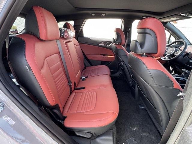 new 2025 Kia Sportage car, priced at $33,560