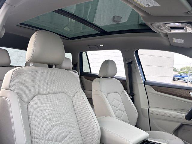 new 2025 Volkswagen Atlas car, priced at $45,648