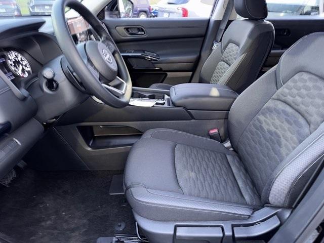 new 2025 Nissan Pathfinder car, priced at $35,983
