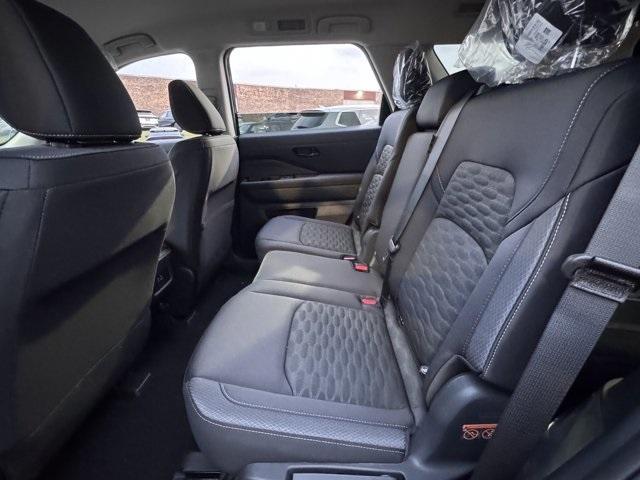 new 2025 Nissan Pathfinder car, priced at $35,983