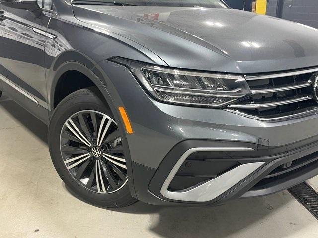 new 2024 Volkswagen Tiguan car, priced at $32,656