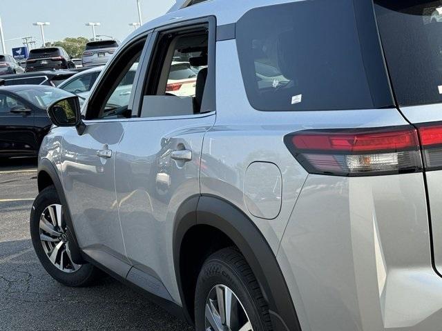 new 2024 Nissan Pathfinder car, priced at $39,699