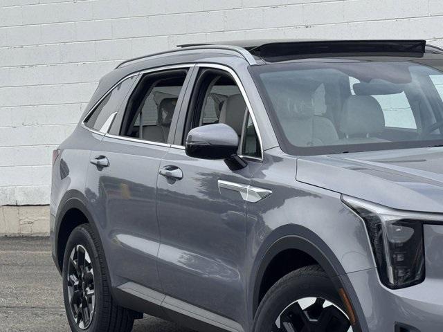 new 2025 Kia Sorento car, priced at $32,880