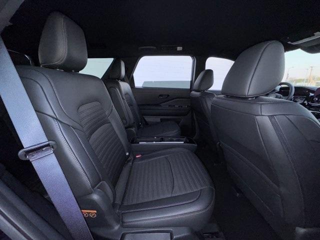 new 2025 Nissan Pathfinder car, priced at $37,320