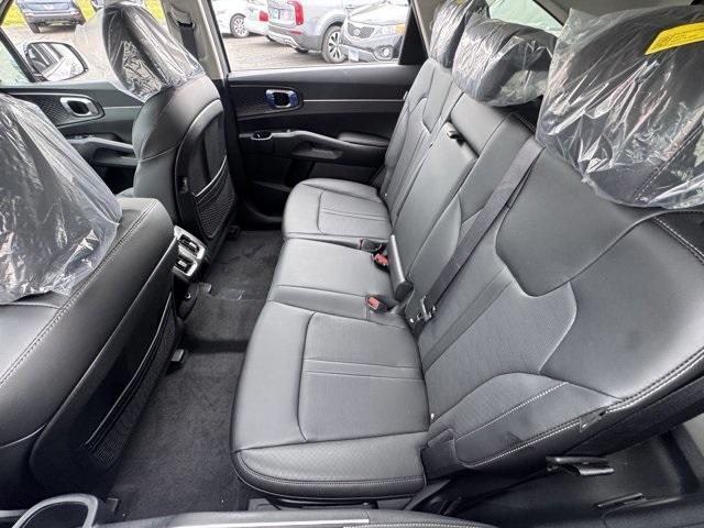 new 2025 Kia Sorento car, priced at $31,030