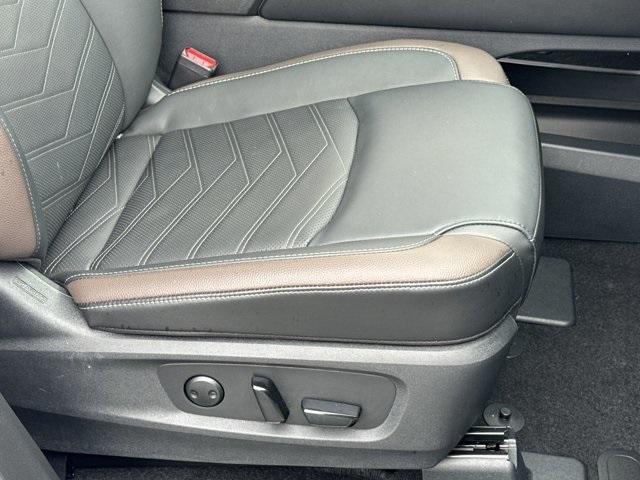 new 2025 Nissan Pathfinder car, priced at $50,086