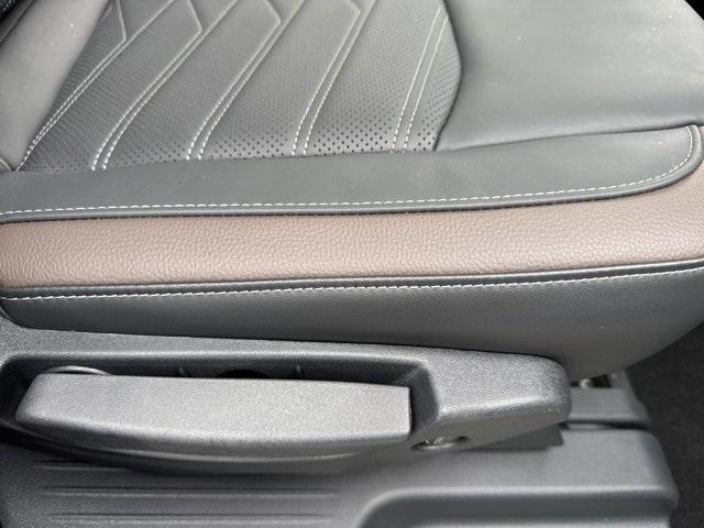 new 2025 Nissan Pathfinder car, priced at $50,086