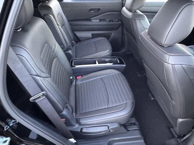 new 2025 Nissan Pathfinder car, priced at $35,075