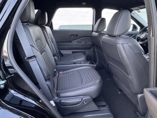 new 2025 Nissan Pathfinder car, priced at $35,075