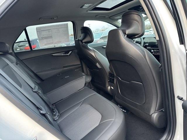 new 2025 Kia Niro car, priced at $30,545
