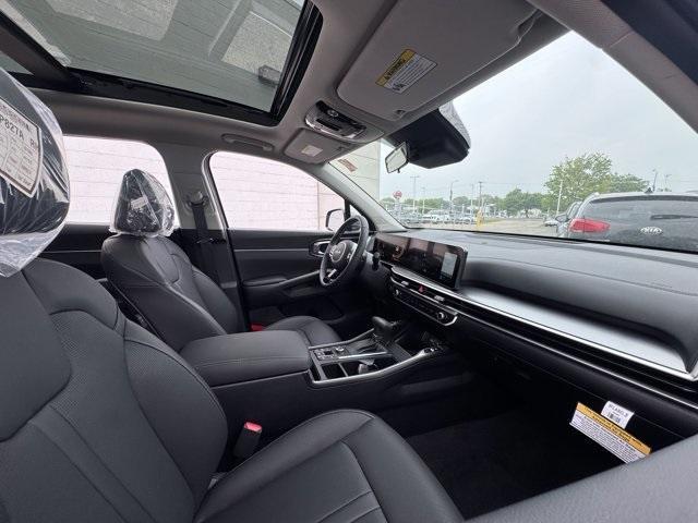 new 2025 Kia Sorento car, priced at $32,450
