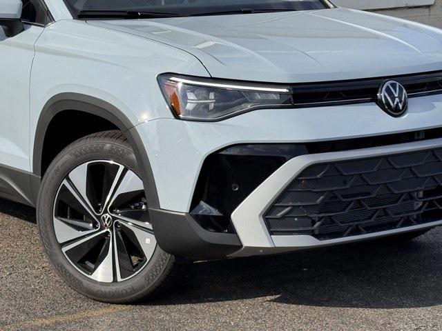 new 2025 Volkswagen Taos car