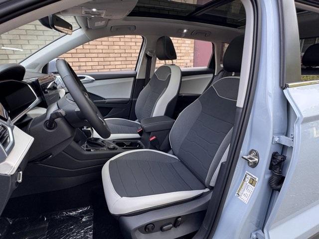 new 2025 Volkswagen Taos car