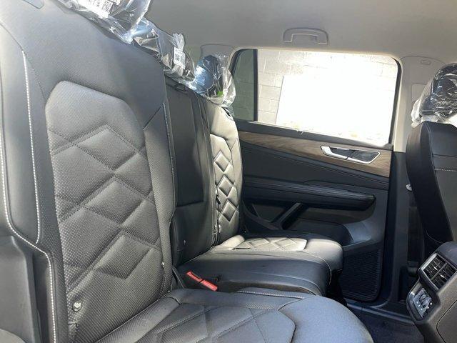 new 2025 Volkswagen Atlas car, priced at $43,443