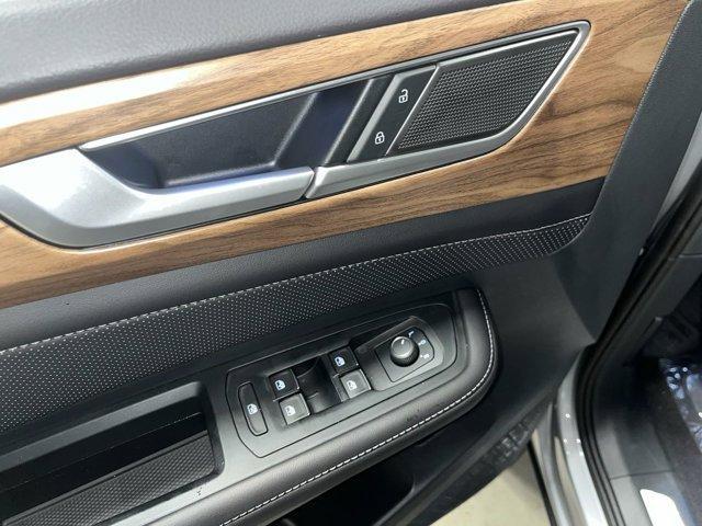 new 2025 Volkswagen Atlas car, priced at $43,443