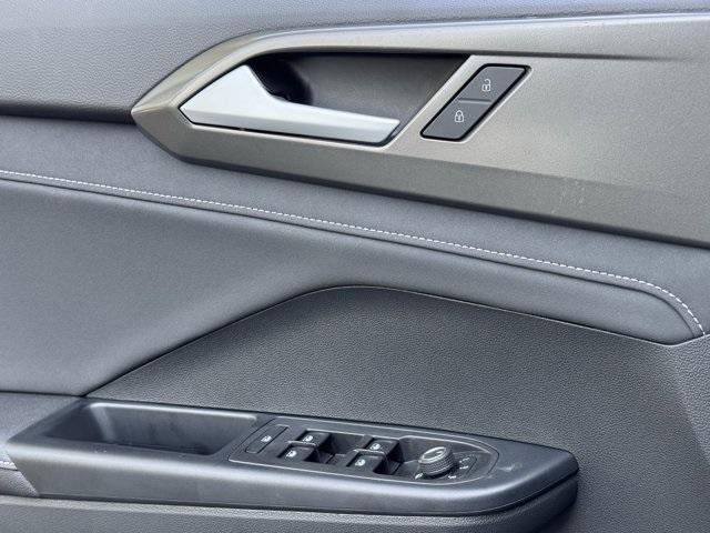 new 2025 Volkswagen Taos car, priced at $33,116