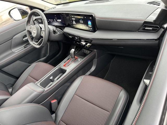new 2025 Nissan Kicks car, priced at $29,928