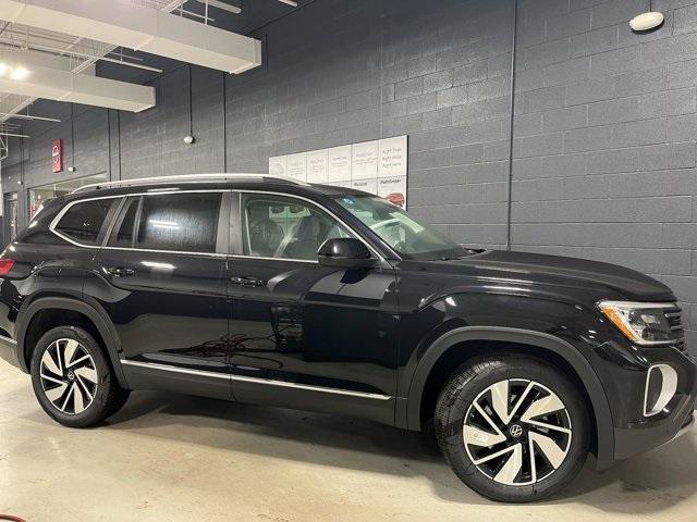 new 2025 Volkswagen Atlas car, priced at $50,621