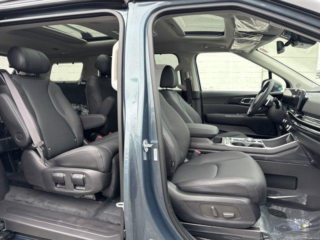 new 2025 Kia Carnival Hybrid car, priced at $52,500