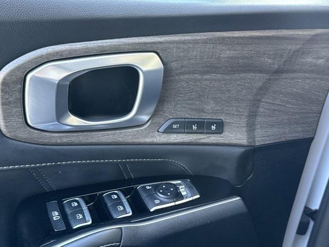 used 2022 Kia Sorento car, priced at $27,441