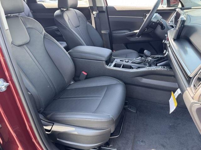 new 2025 Kia Sorento car, priced at $31,555