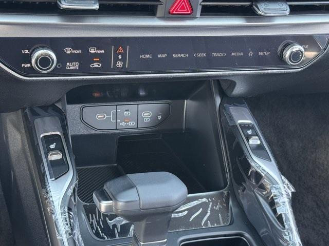 new 2025 Kia Sorento car, priced at $31,555