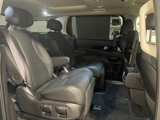 new 2025 Kia Carnival car, priced at $55,255