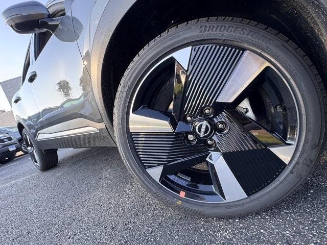 new 2025 Nissan Kicks car, priced at $23,846