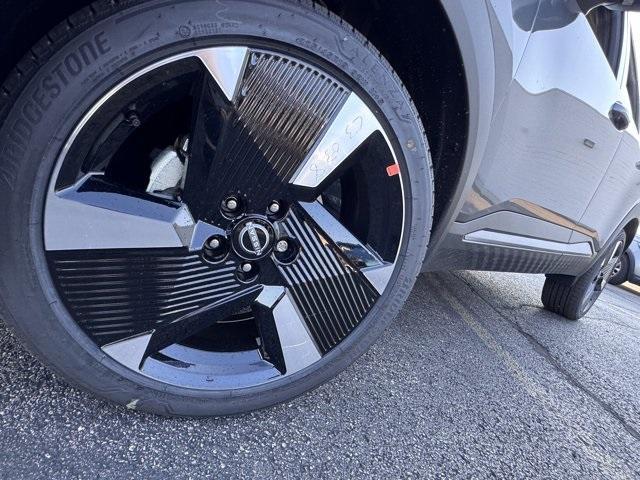 new 2025 Nissan Kicks car, priced at $23,846